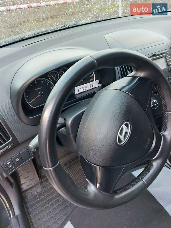 Универсал Hyundai i30 2009 в 