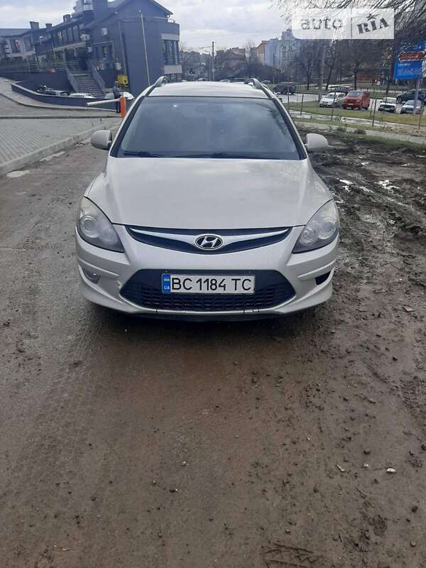 Универсал Hyundai i30 2011 в Львове