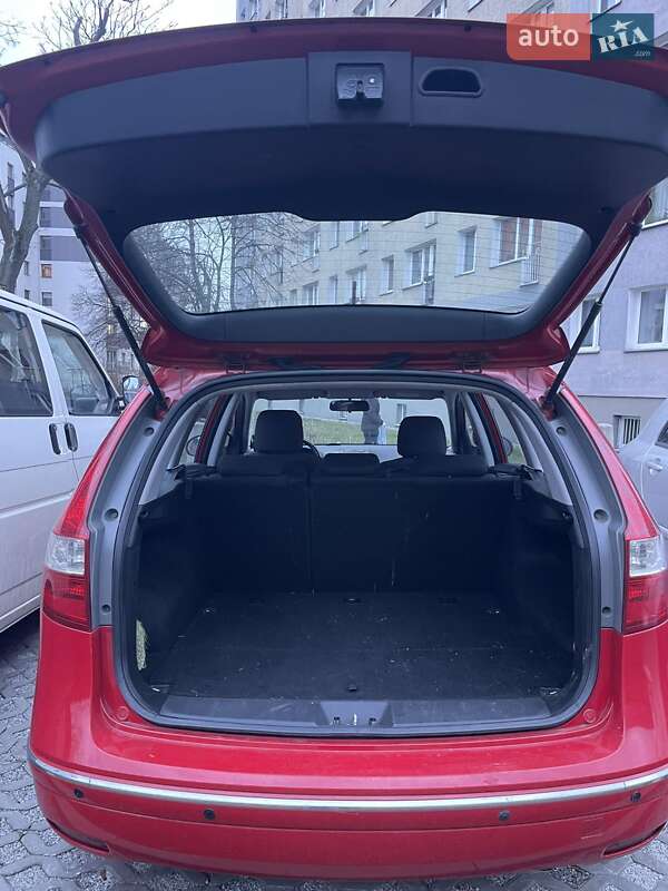 Універсал Hyundai i30 2009 в Гребінці