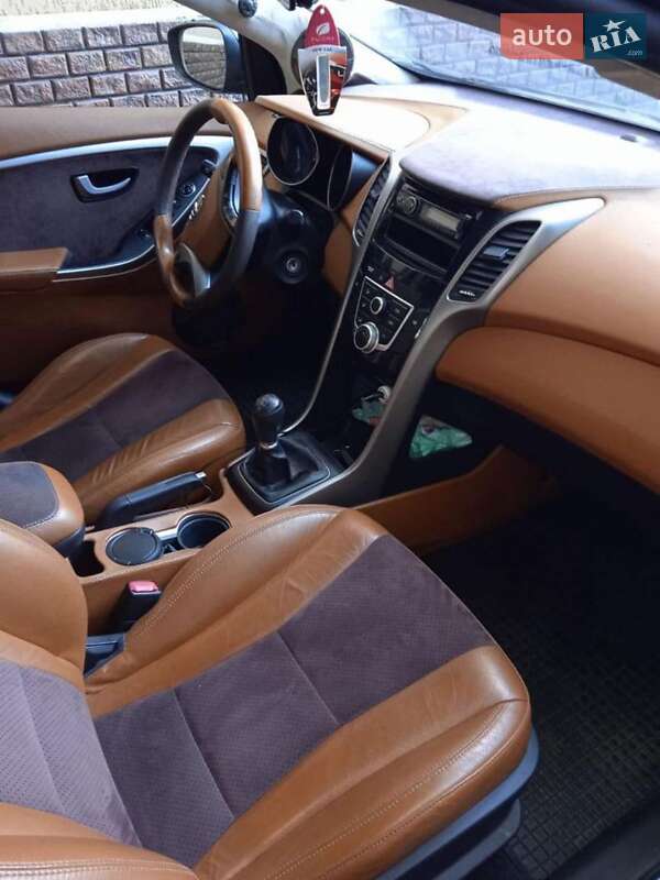 Хетчбек Hyundai i30 2013 в 