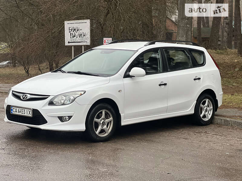 Универсал Hyundai i30 2011 в Черкассах