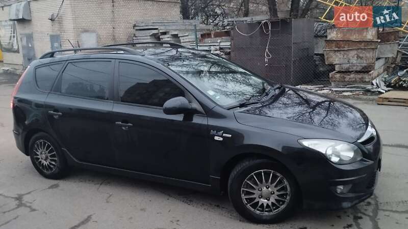 Универсал Hyundai i30 2010 в Киеве