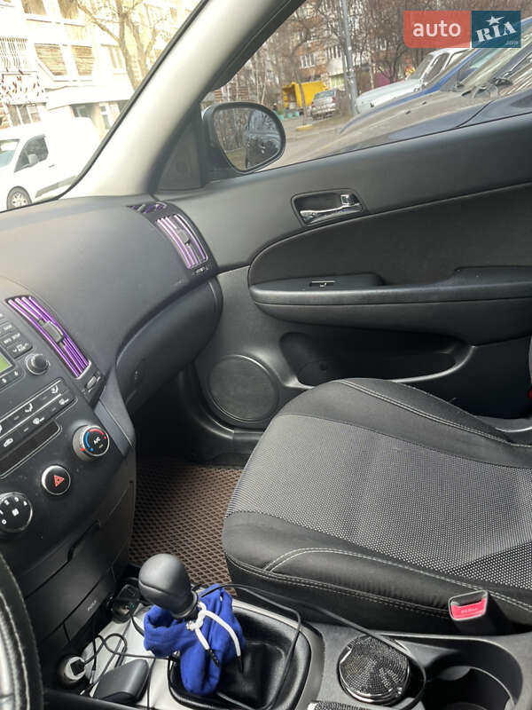 Хэтчбек Hyundai i30 2009 в Киеве