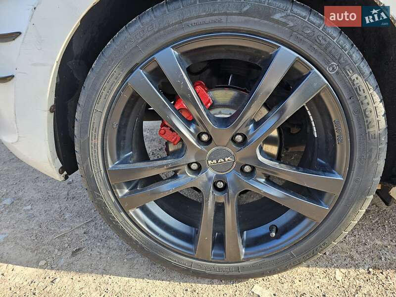 Хэтчбек Hyundai i30 2011 в Виннице