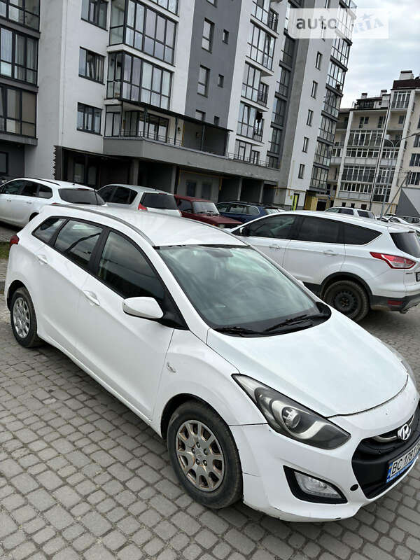 Универсал Hyundai i30 2014 в Львове