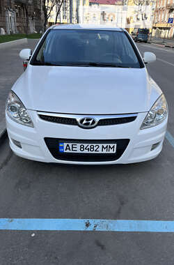 Хэтчбек Hyundai i30 2008 в Киеве