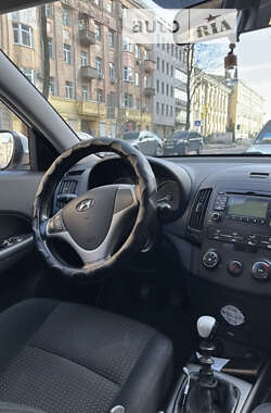 Хэтчбек Hyundai i30 2008 в Киеве