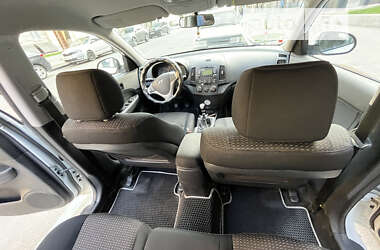 Хэтчбек Hyundai i30 2008 в Киеве