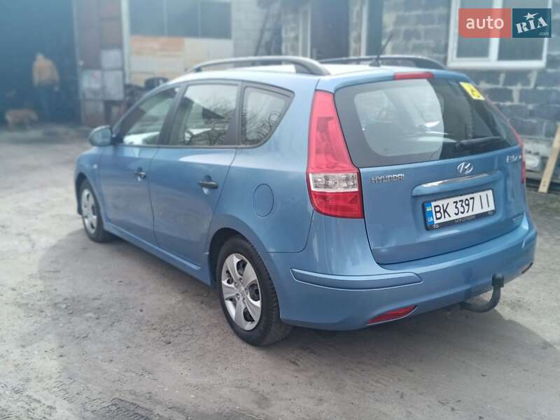 Универсал Hyundai i30 2011 в Ровно