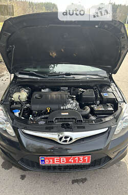 Хэтчбек Hyundai i30 2011 в Ковеле