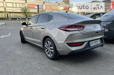 Фастбэк Hyundai i30 2018 в Киеве