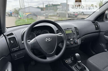 Универсал Hyundai i30 2012 в Ровно