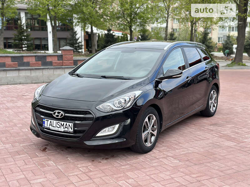 Универсал Hyundai i30 2015 в Ровно