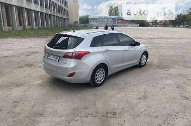 Универсал Hyundai i30 2015 в Тернополе