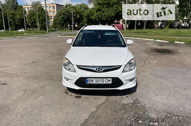 Универсал Hyundai i30 2011 в Ровно
