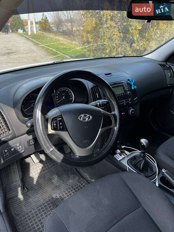 Універсал Hyundai i30 2008 в Дніпрі
