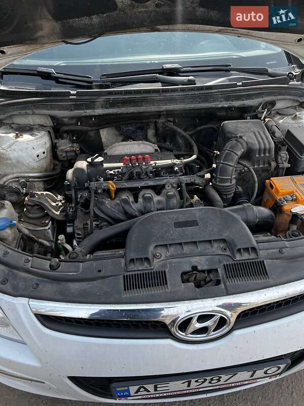 Універсал Hyundai i30 2008 в Дніпрі