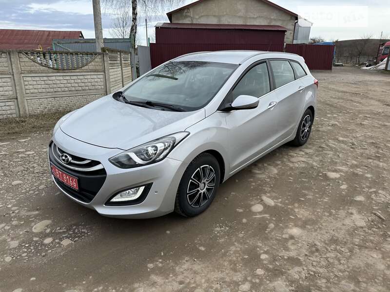 Універсал Hyundai i30 2013 в Калуші