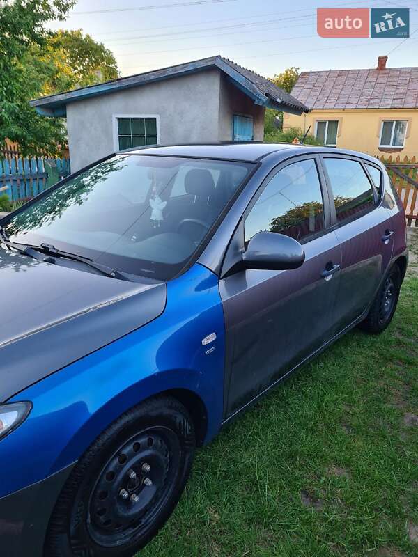 Хетчбек Hyundai i30 2010 в Рівному