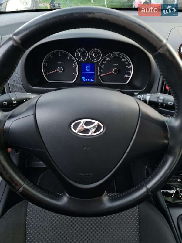 Хетчбек Hyundai i30 2010 в Рівному