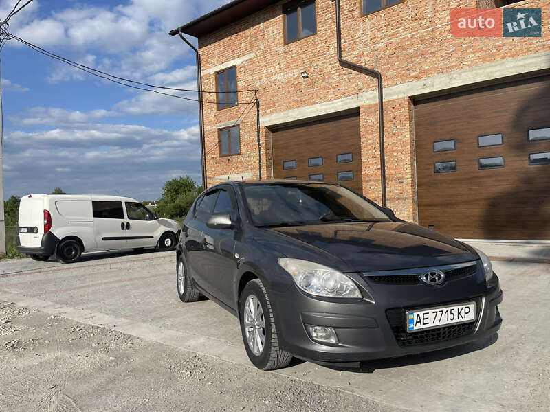 Хэтчбек Hyundai i30 2008 в Тернополе
