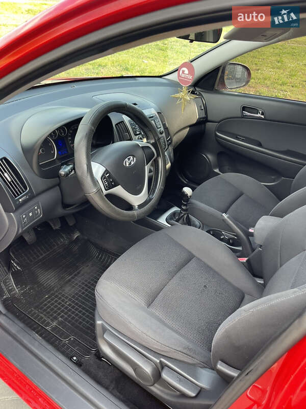 Універсал Hyundai i30 2008 в Кореці