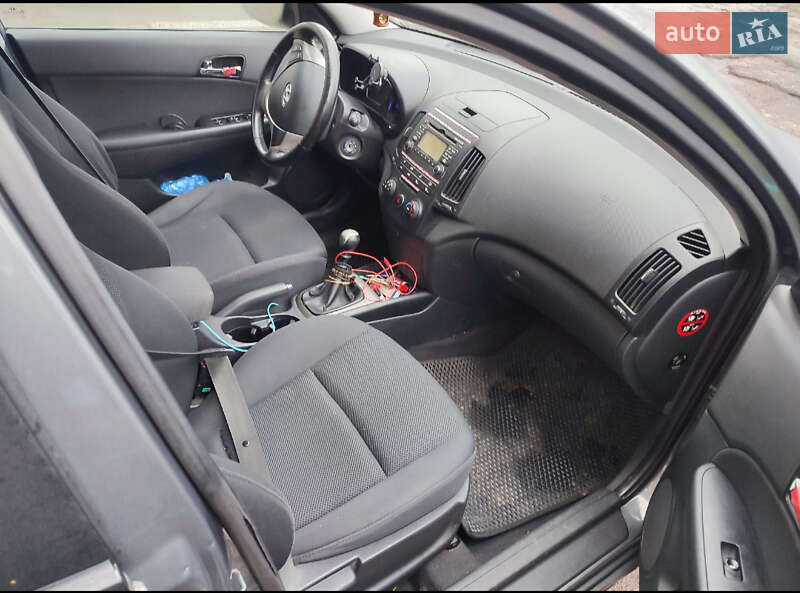 Универсал Hyundai i30 2008 в Смеле