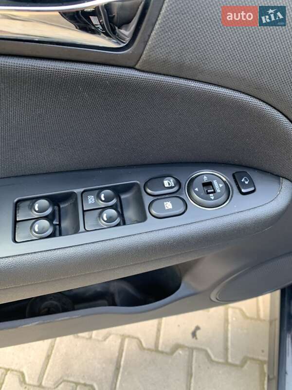 Универсал Hyundai i30 2011 в Звягеле