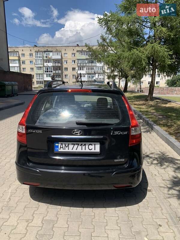 Универсал Hyundai i30 2011 в Звягеле