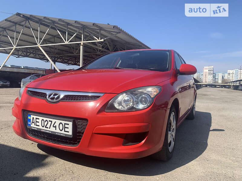 Хэтчбек Hyundai i30 2008 в Каменском