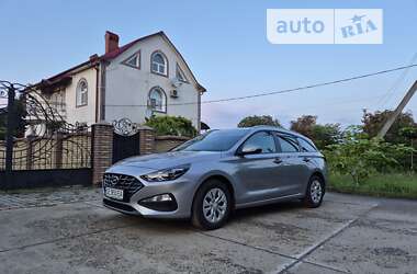 Универсал Hyundai i30 2021 в Черновцах