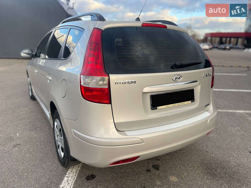 Универсал Hyundai i30 2011 в Киеве