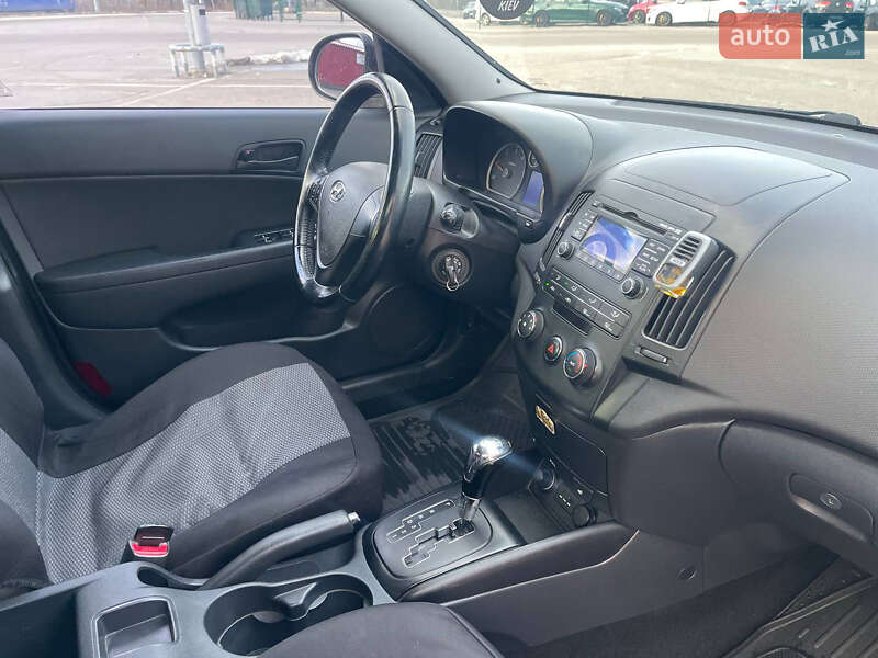 Универсал Hyundai i30 2011 в Киеве
