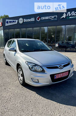 Хэтчбек Hyundai i30 2010 в Запорожье