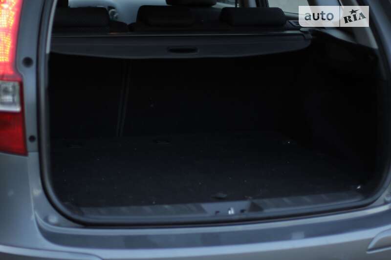 Универсал Hyundai i30 2011 в Пустомытах