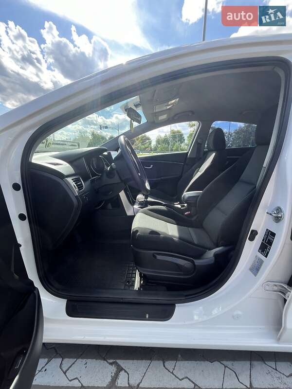 Хэтчбек Hyundai i30 2014 в Киеве