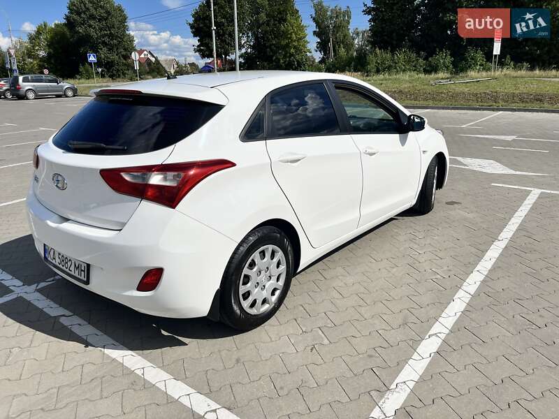 Хэтчбек Hyundai i30 2014 в Киеве