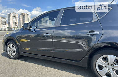 Хэтчбек Hyundai i30 2011 в 