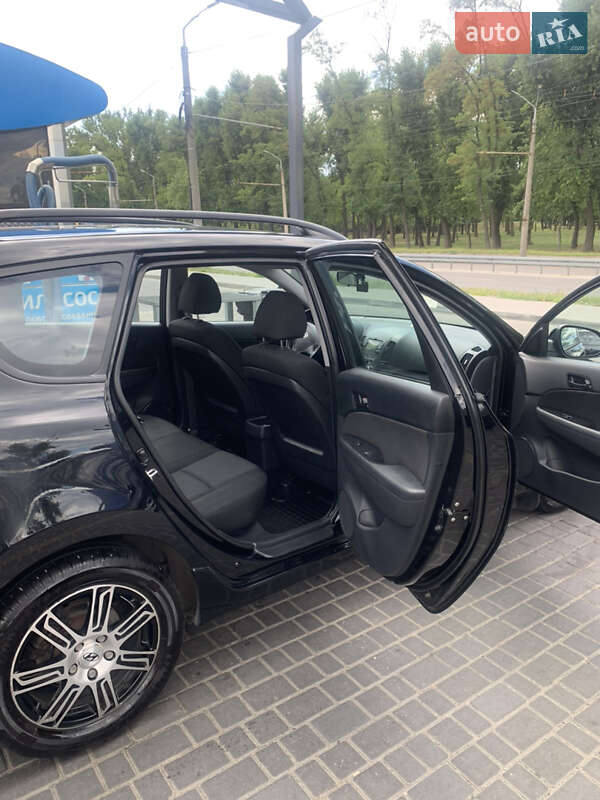 Універсал Hyundai i30 2011 в Дніпрі