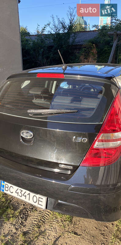 Хэтчбек Hyundai i30 2010 в Львове