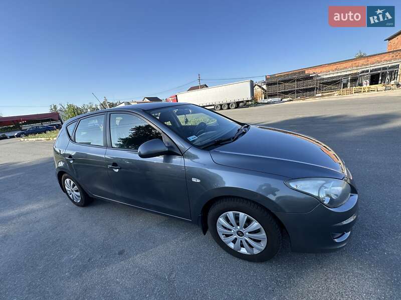 Хэтчбек Hyundai i30 2009 в Буче