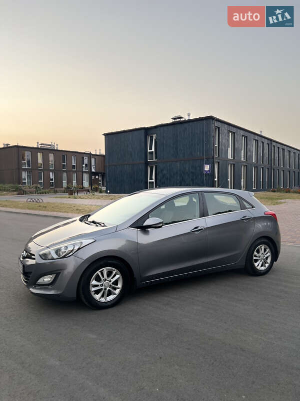 Хэтчбек Hyundai i30 2013 в Чернигове