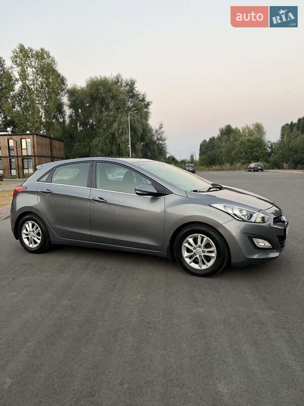 Хэтчбек Hyundai i30 2013 в Чернигове