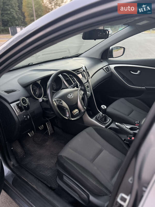 Хэтчбек Hyundai i30 2013 в Чернигове