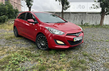 Хэтчбек Hyundai i30 2012 в Луцке