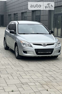 Универсал Hyundai i30 2008 в Тячеве