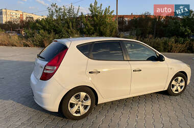 Хэтчбек Hyundai i30 2009 в 