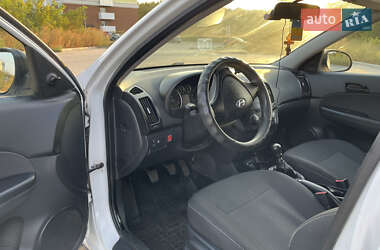 Хэтчбек Hyundai i30 2009 в 