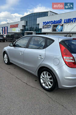 Хэтчбек Hyundai i30 2008 в 