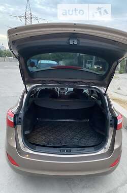 Универсал Hyundai i30 2013 в Запорожье